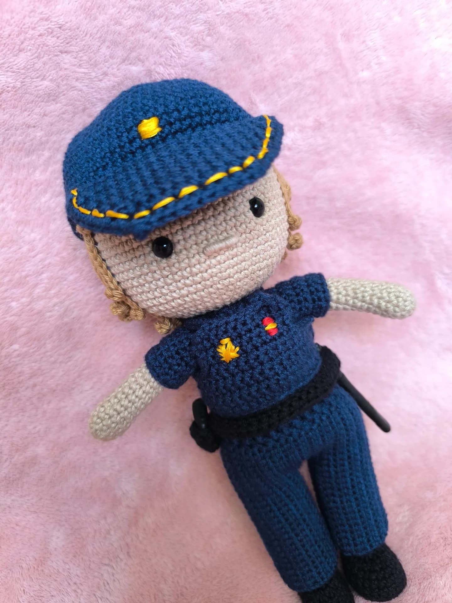 Amigurumi policía — miniatura 3