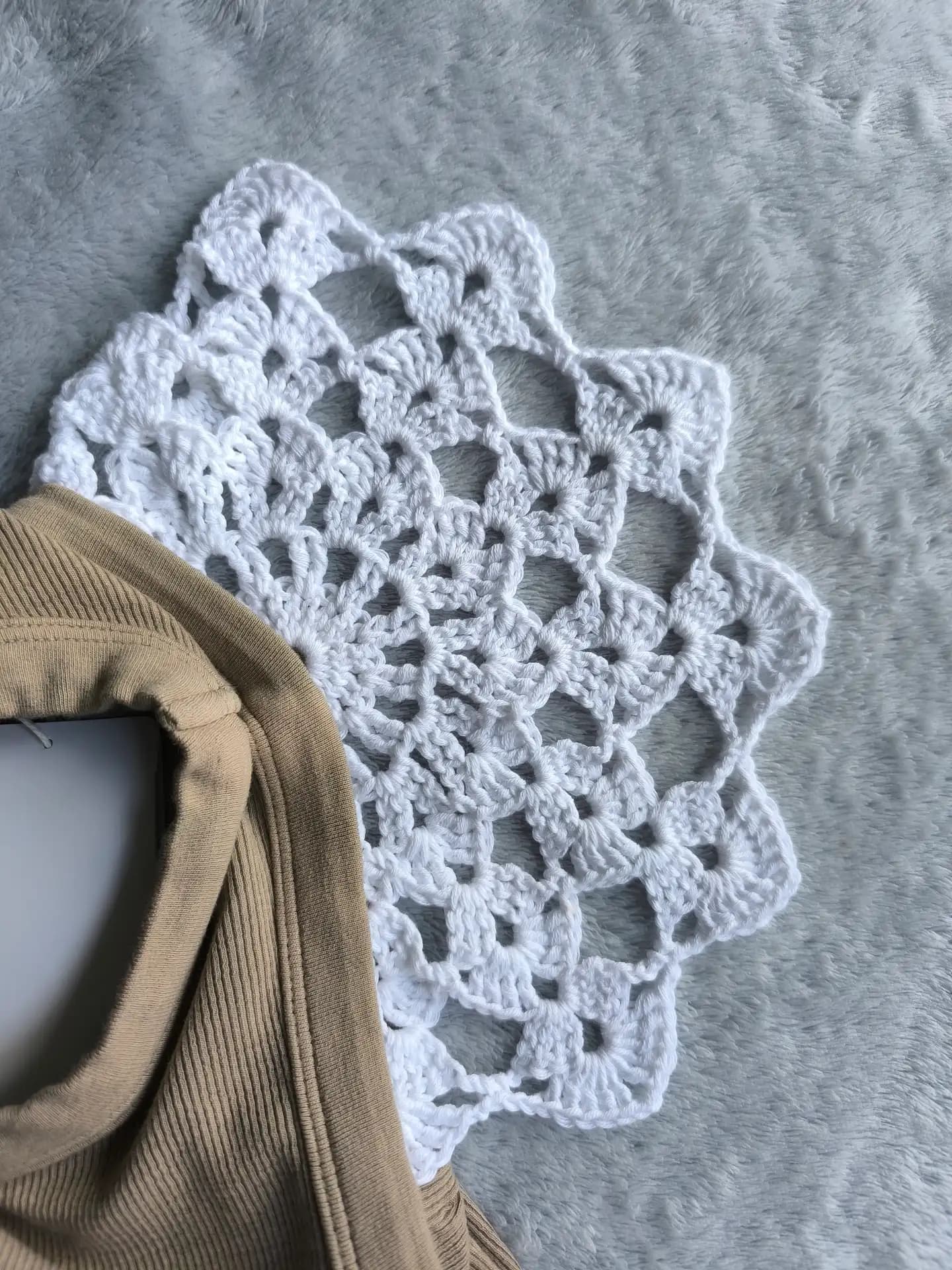 Aplique de crochet para cuello — miniatura 2